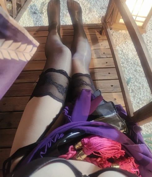 欧美玫瑰纹身女孩_迅雷1080