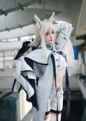 欧美咖色棉服_高清免费播放