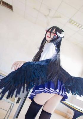 欧美绿豆色大衣搭配_BD电影免费在线